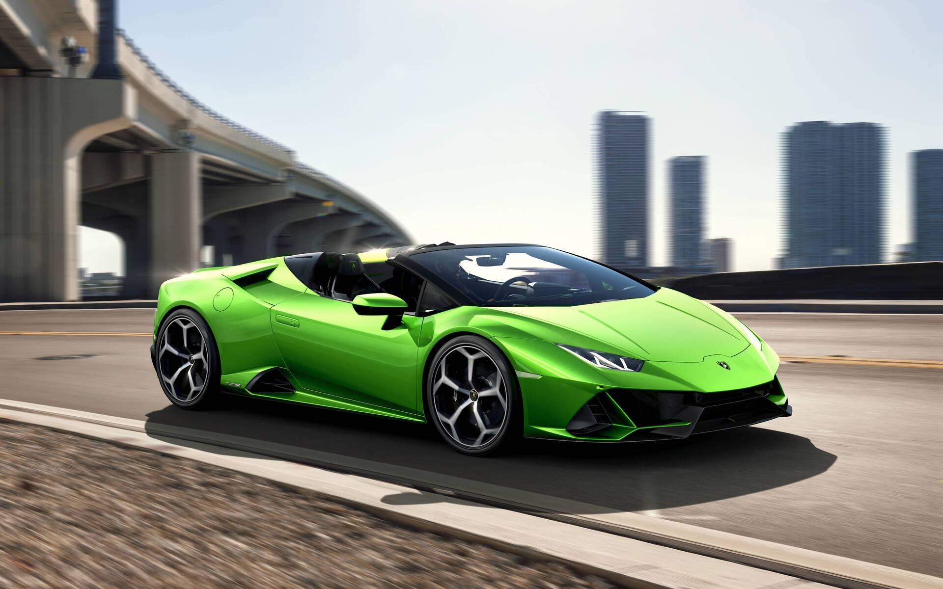 سيارة رياضية — كار سيرفيس ليموزين